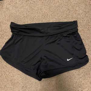 Nike women’s large shorts black EUC dri-fit